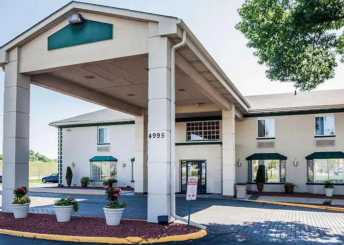 Quality Inn & Suites Des Moines - Merle Hay Road