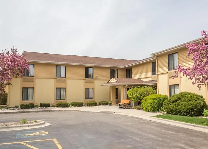 Super 8 By Wyndham Germantown/Milwaukee