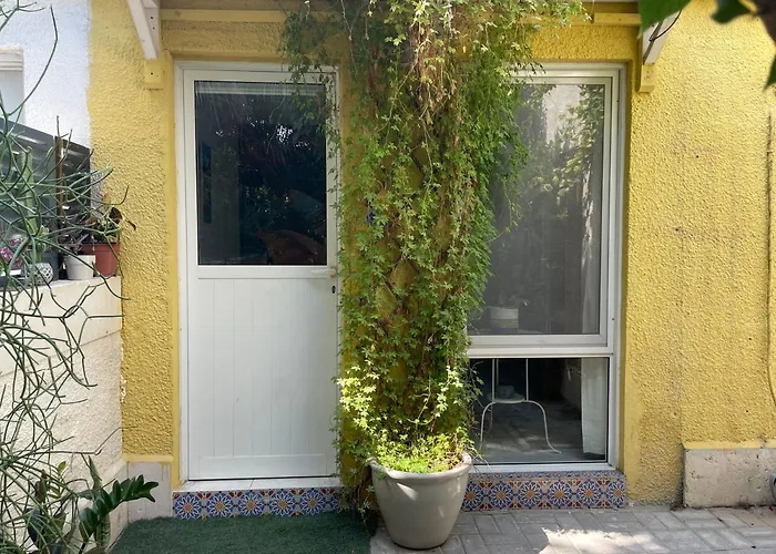 Tropicana Guestroom 7 Min Walk From The Beach