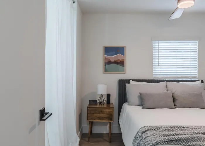 Luxury Tiny Home 2 Miles From Downtown Orlando