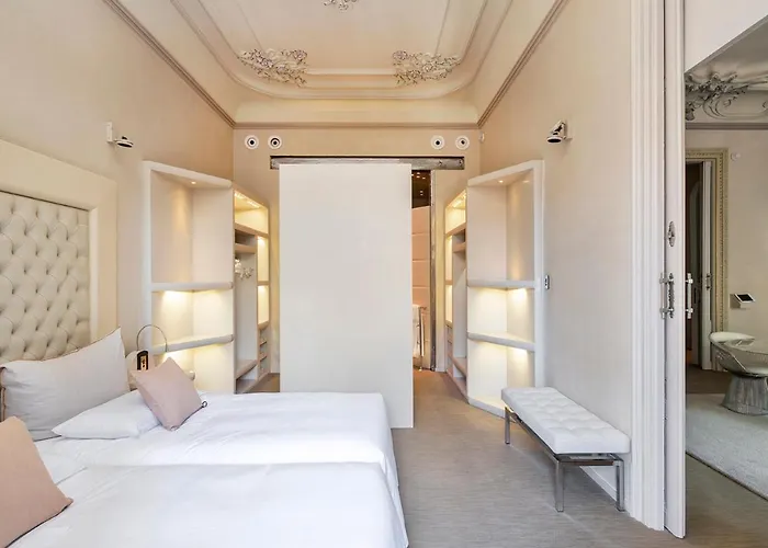 El Palauet Modernist Suites Barcelona