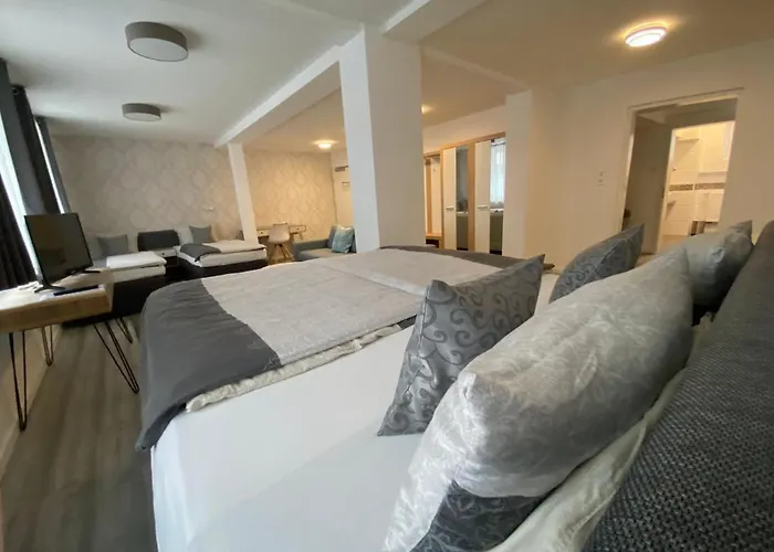 Hotel-Pension Adler Untertuerkheim