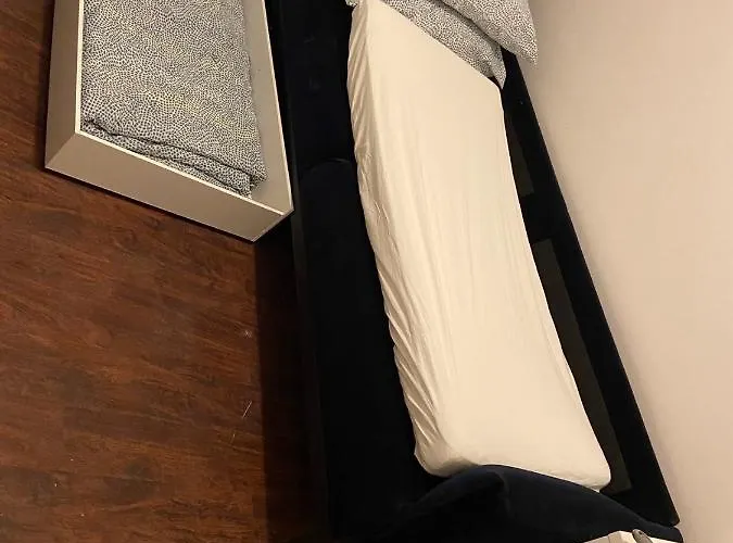Budget Triple Room With En Suite Bathroom 36A