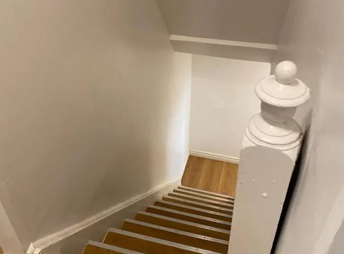 Single Room With Shared Bathroom 536C