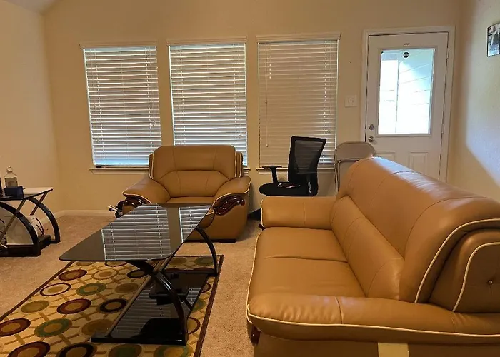 Select Exclusive Room In Fresno Texas