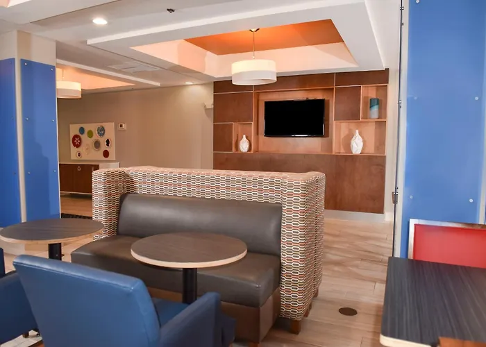 Holiday Inn Express Hotel & Suites Selma By Ihg