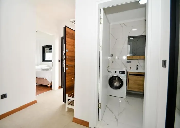 300M To Beach 2 Bedroom Upstairs Flat With Pool A2 - Yeni Dunya Bodrum