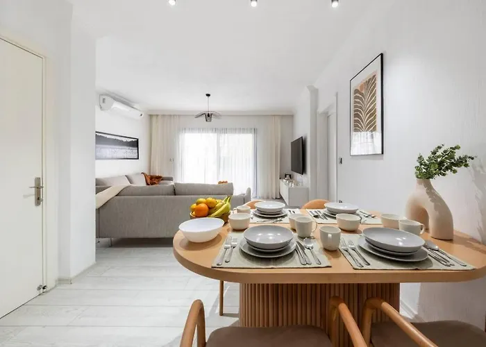 Bodrum Center 2 Bedroom Calm Modern Garden Floor Flat - Yeni Dunya Bodrum