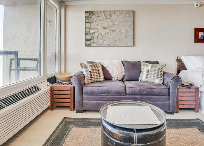 Daytona Beach Retreat: Beach Access!