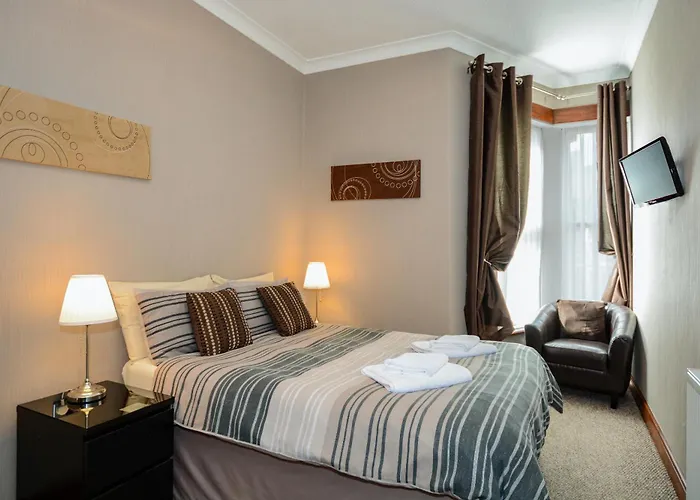 Tanes Hotel Cardiff