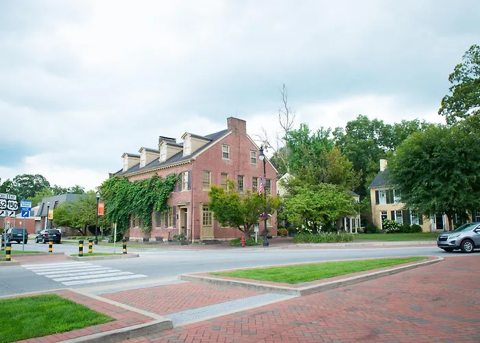 Distill-Inn Bardstown