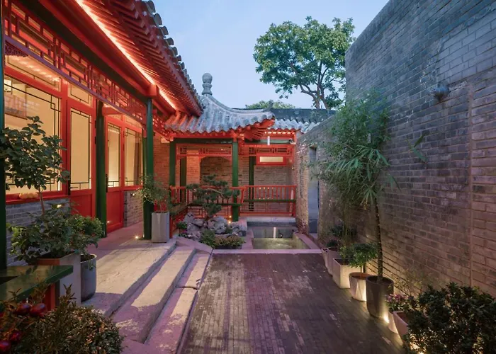 Xinxiang Yayuan: Beijing Courtyard with Sky Garden near Tiananmen