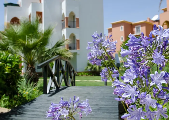 Jardim Da Meia Praia Resort