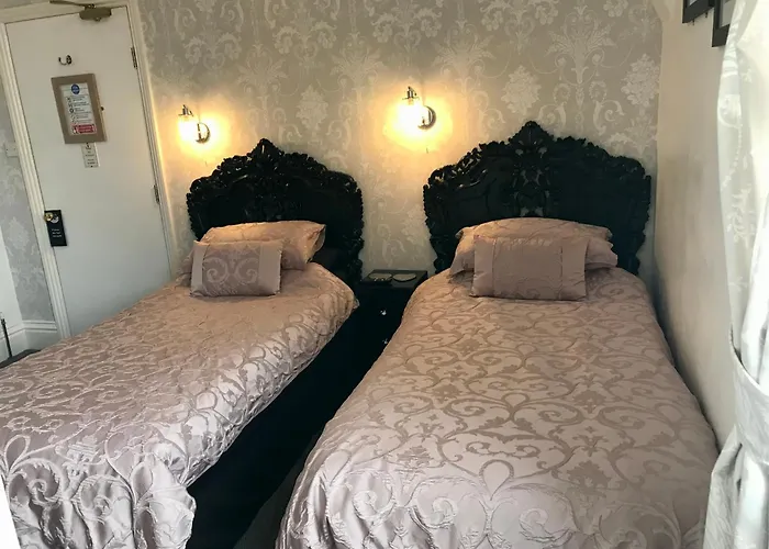 Norman Guest House With Free Parking