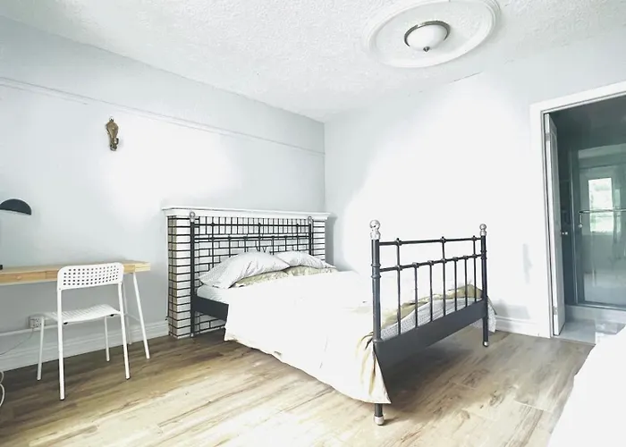 Kensington Market House Hotel Toronto