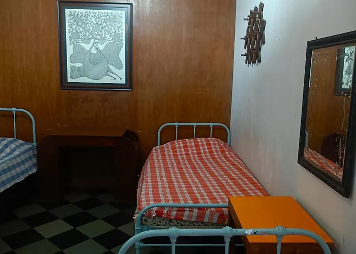 Hostel Vasantashram Cst Mumbai, Free Wifi With 1940S Retro Vibe
