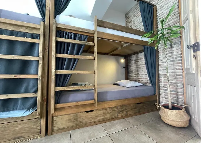 Casa Da Madalena Backpackers Hostel