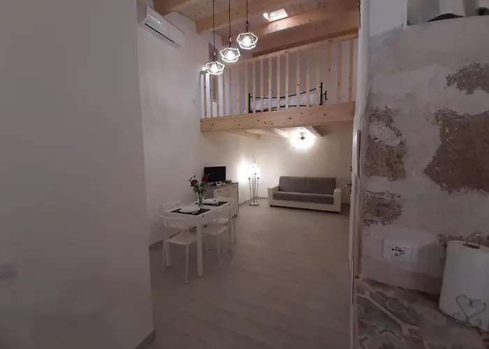 Nice Apt In A Street In Old Town
