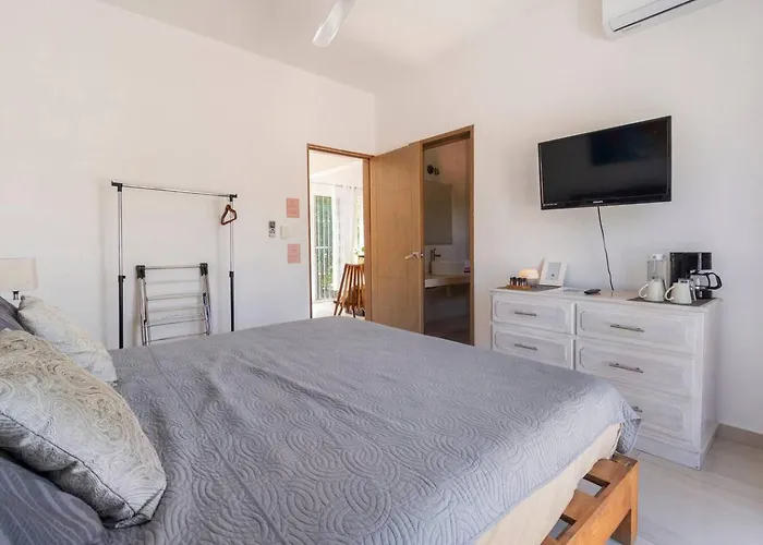 Carlota Guest House