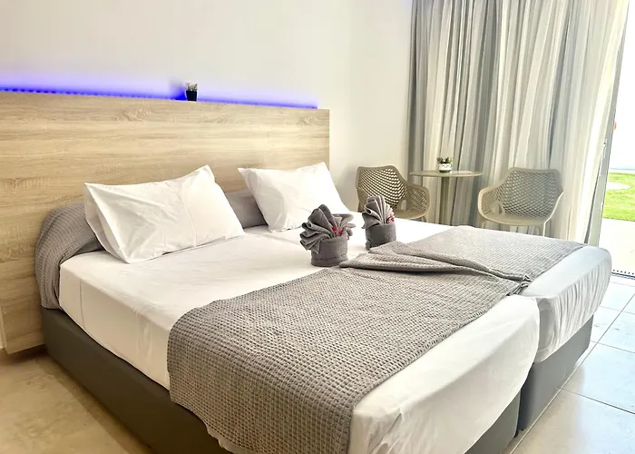 Sun Plaza Suites - Adults Only