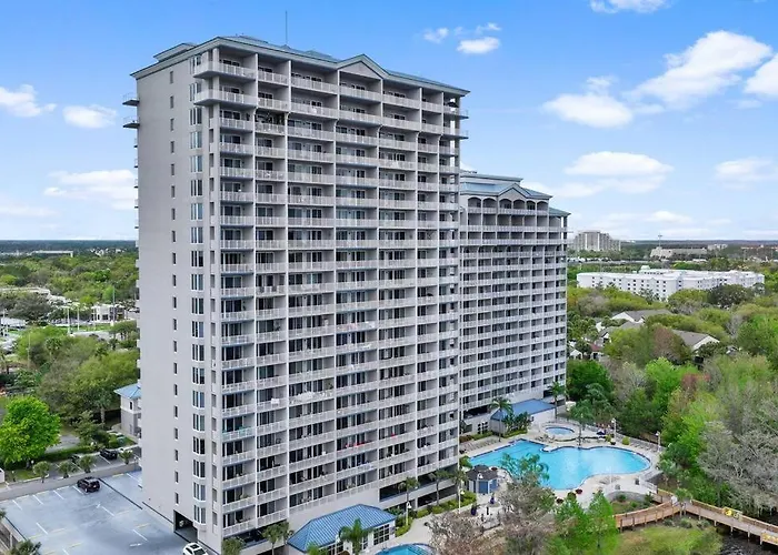 Cozy Lakeview Condo Near Disney