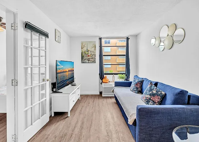1 Bedroom In The Best Location In South Beach !