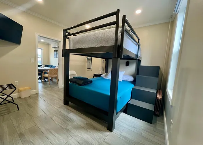 New York City Apartment Near Free Ferry Boat!