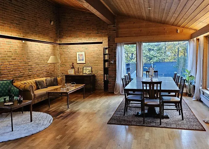 Private Room - 5 In A Luxury Villa Chalet Style