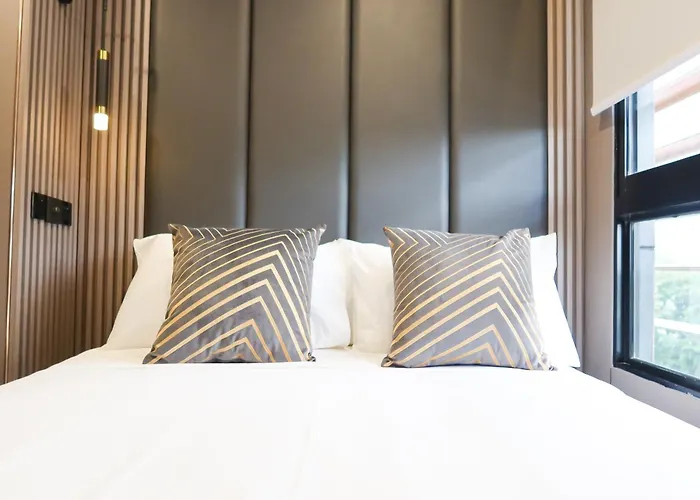 Rr Studios & Suites