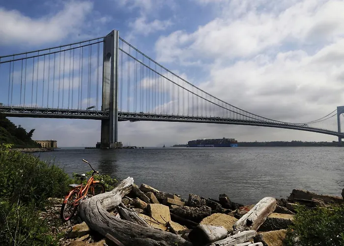 New York City Apartment Near Free Ferry Boat!