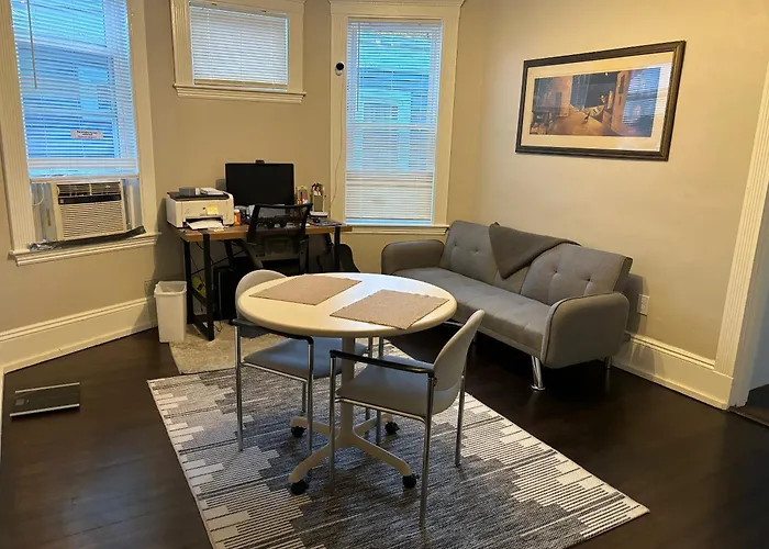 Homestay In Boston Fields Corner Area - 30 Days M