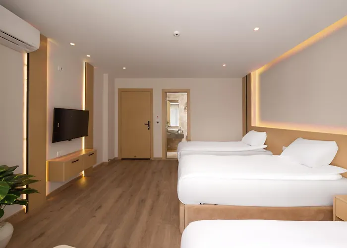 Elegance Grand City Hotel