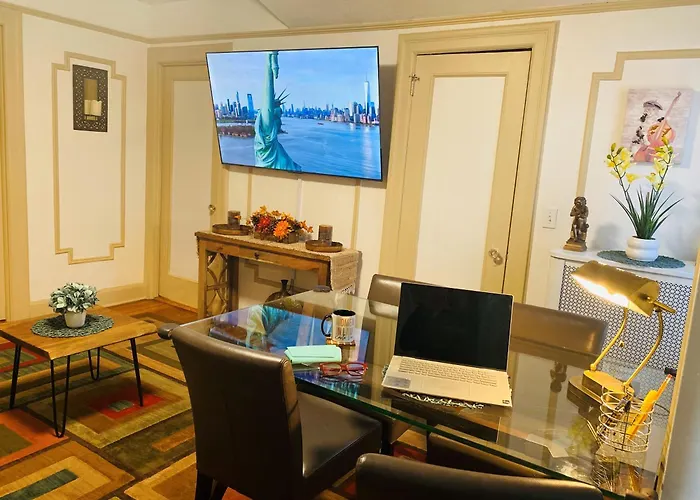 Nyc Cozy Private Bedroom With Free Parking & Near Subway - Business & Tourists
