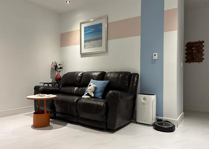 Fancy Family Suite With Parking Near Ubc