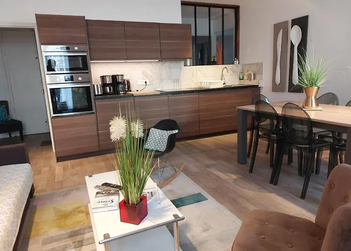 Apartments Paris Centre - At Home Hotel