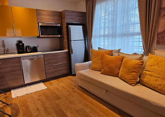 Bright 1Bedroom Renovated Near The Beach