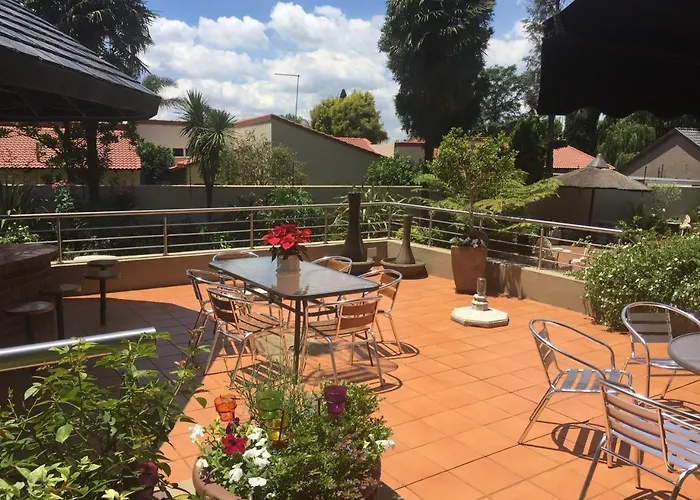 125 On Van Buuren Road Guest House