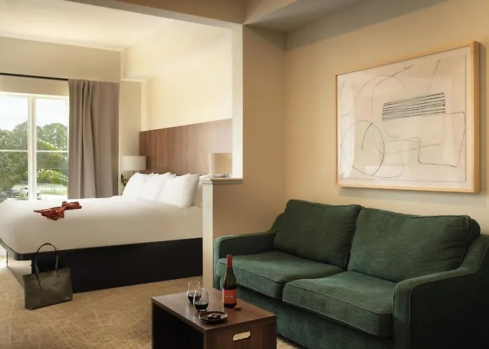 The Point Hotel & Suites
