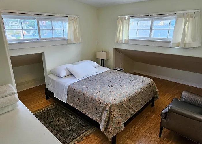 Orange Drive Hostel (Adults Only)