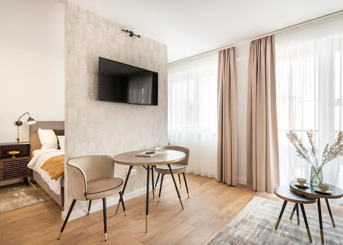 Rose Garden Residence - Boutique Apartments In City Center