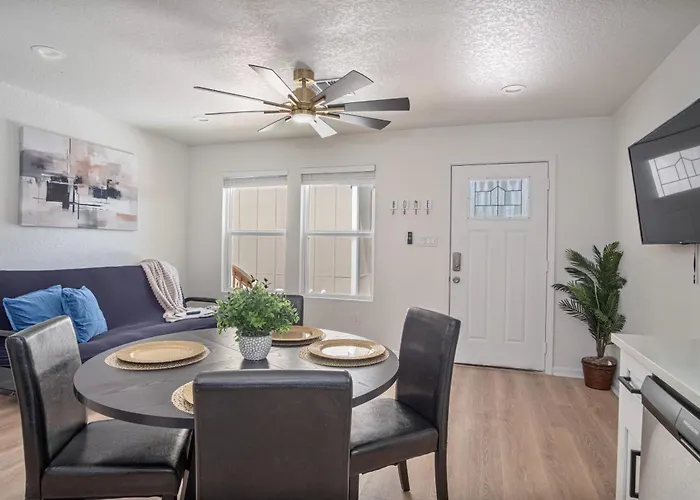Historic Comfort 2Br1Ba Guesthouse Near Riverwalk