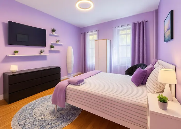 Lavender Style Room In Geusthouse