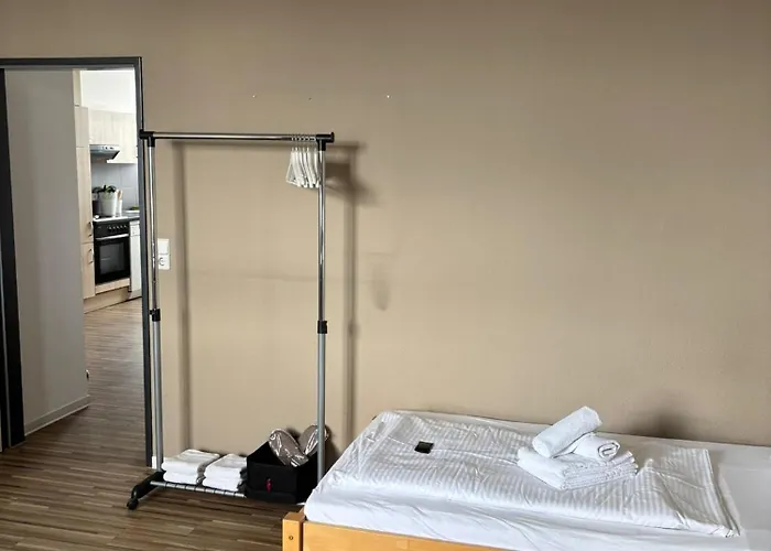 Pension Albert - Moeblierte Einzel- Und Doppel- Zimmer Auf Zeit
