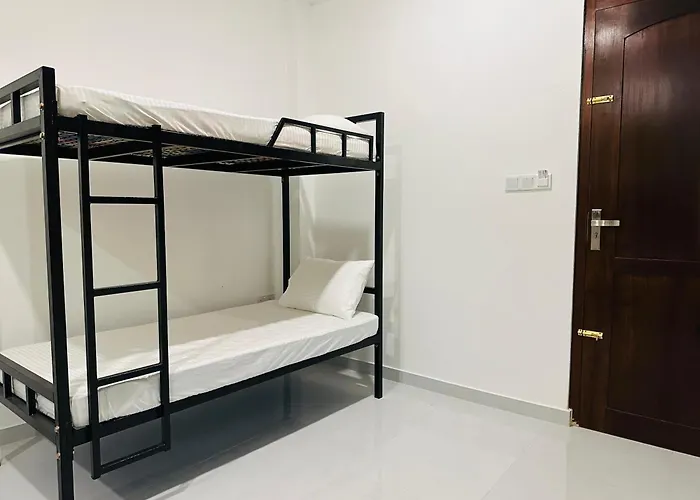 Overnight Beach & Airport Hostel Negombo