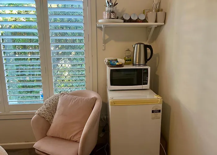 Monterey Guest Studio Near Hospitals, Beach And Airport