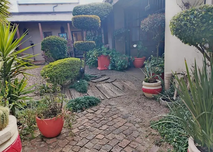 84 On Fourth Guest House