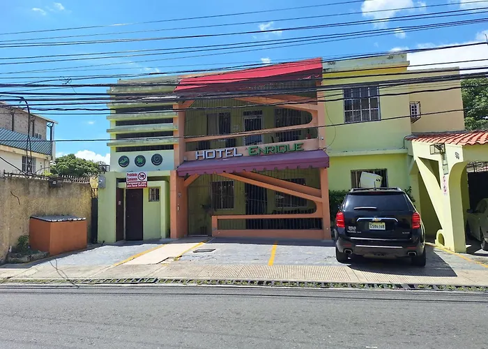 Hotel Enrique Gazcue Bed Breakfast And Parking