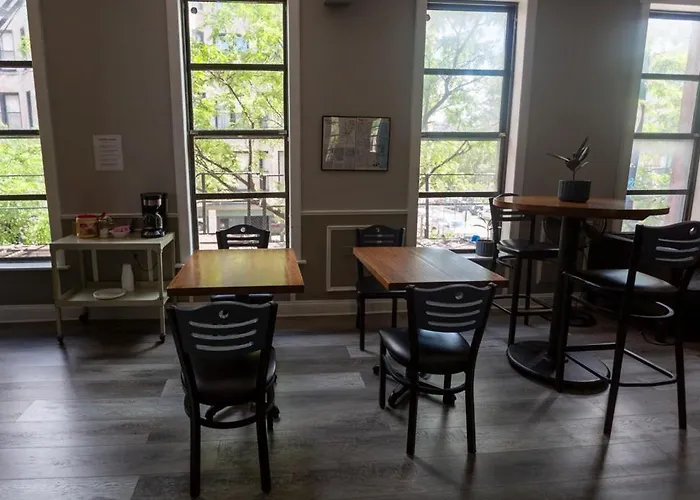 Chicago Parthenon Hostel