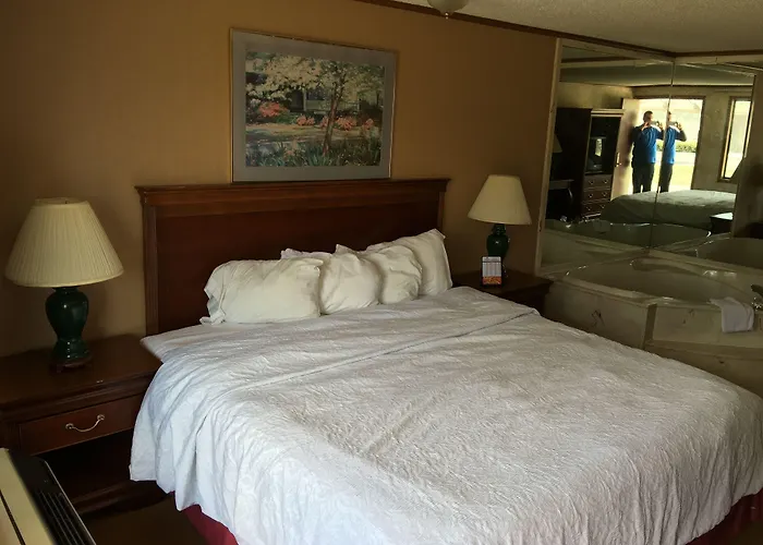 Travelodge By Wyndham Monroe