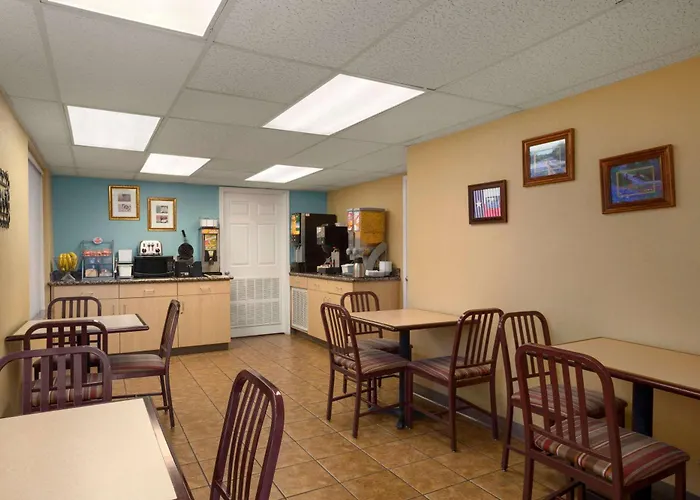 Super 8 By Wyndham Austin Downtown/Capitol Area